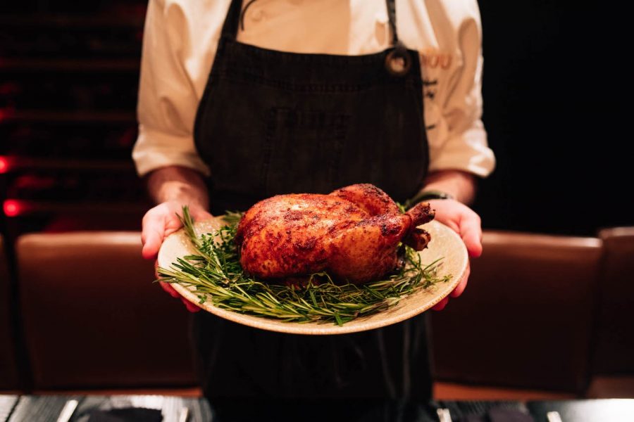 With these restaurants, be served your thanksgiving meal  without the hassle. 